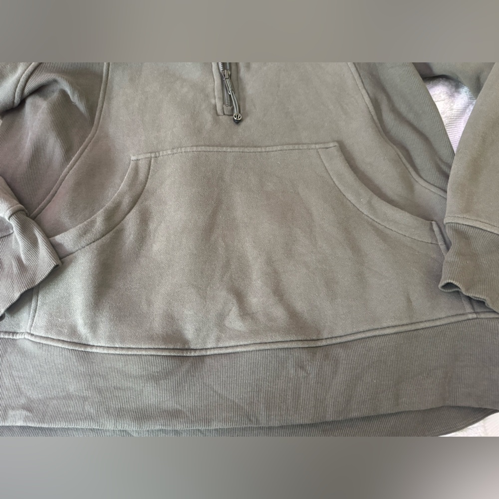 Lululemon scuba sweater size M/L excellent condition - Picture 5 of 10